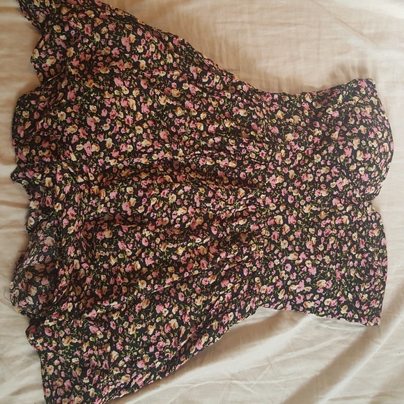 Dresses & Skirts - Strapless floral dress